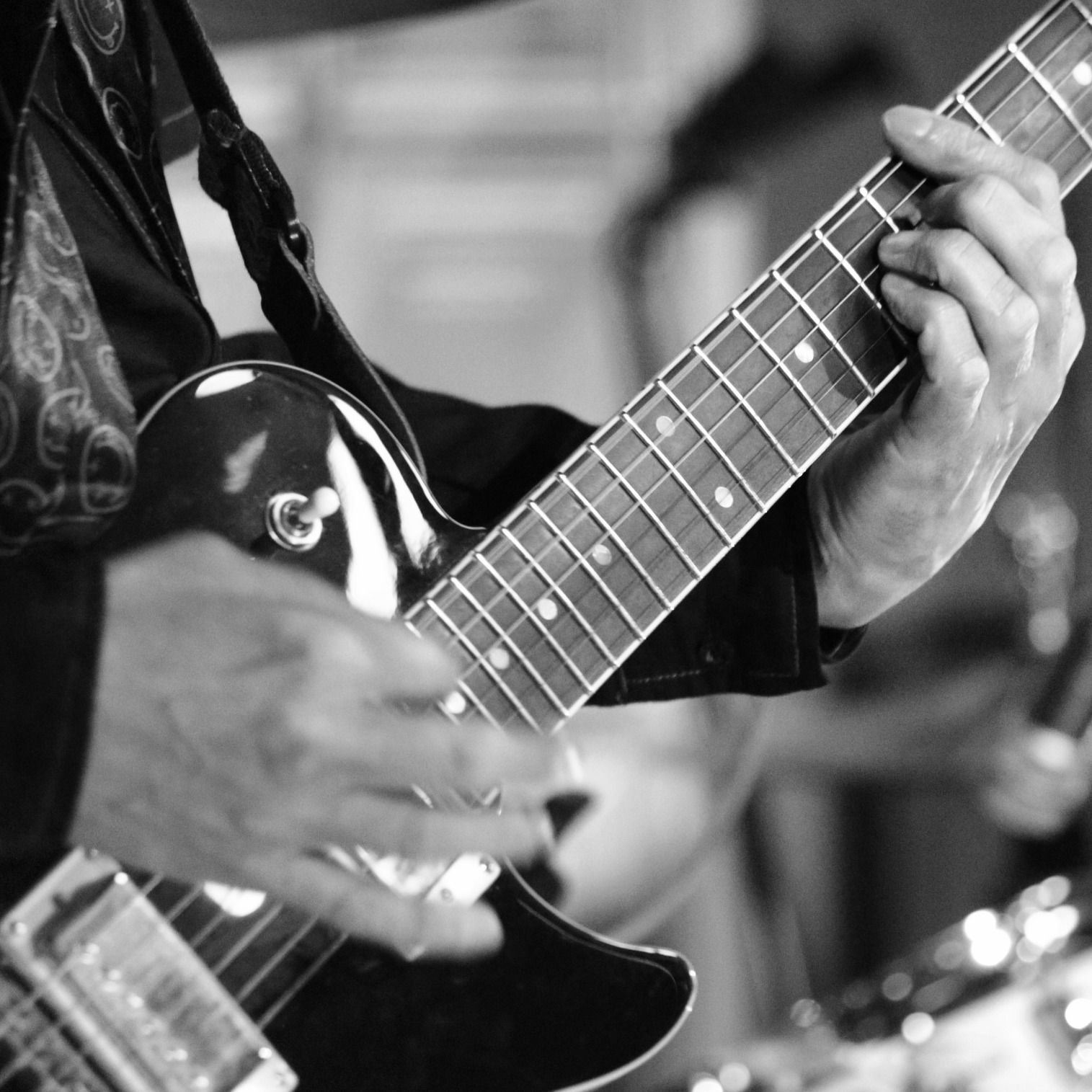 Fossils live performance artifact 5